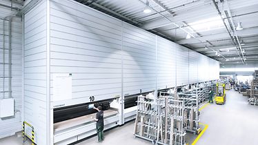 SSI LOGIMAT vertikális tárolóautomata a VBH-nál