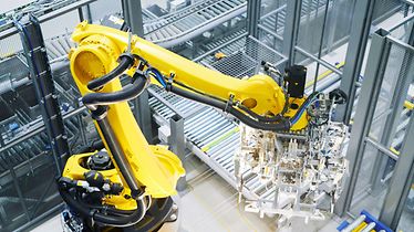 Robot depaletyzujący w Schaeffler
