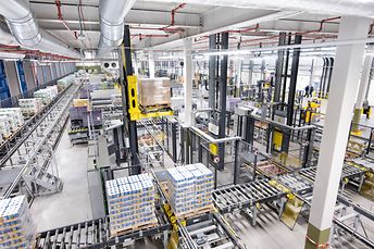 Áruátvétel a svéd Coop elosztóközpontban