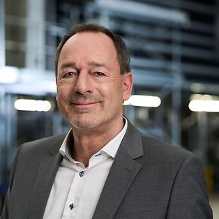 Elmar Issing - SSI SCHÄFER alelnök