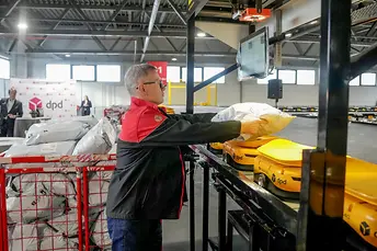 DPD Latvia loading
