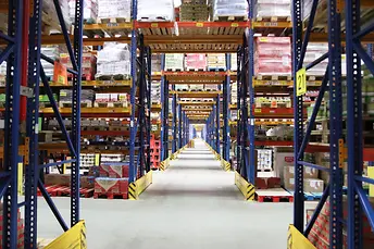 Opslag en orderverzameling via de kortste route – Efficiënte logistiek