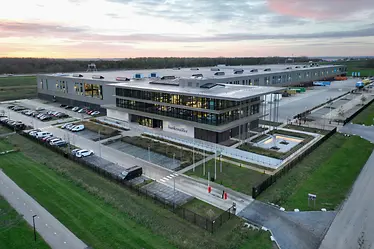 012_building_outside